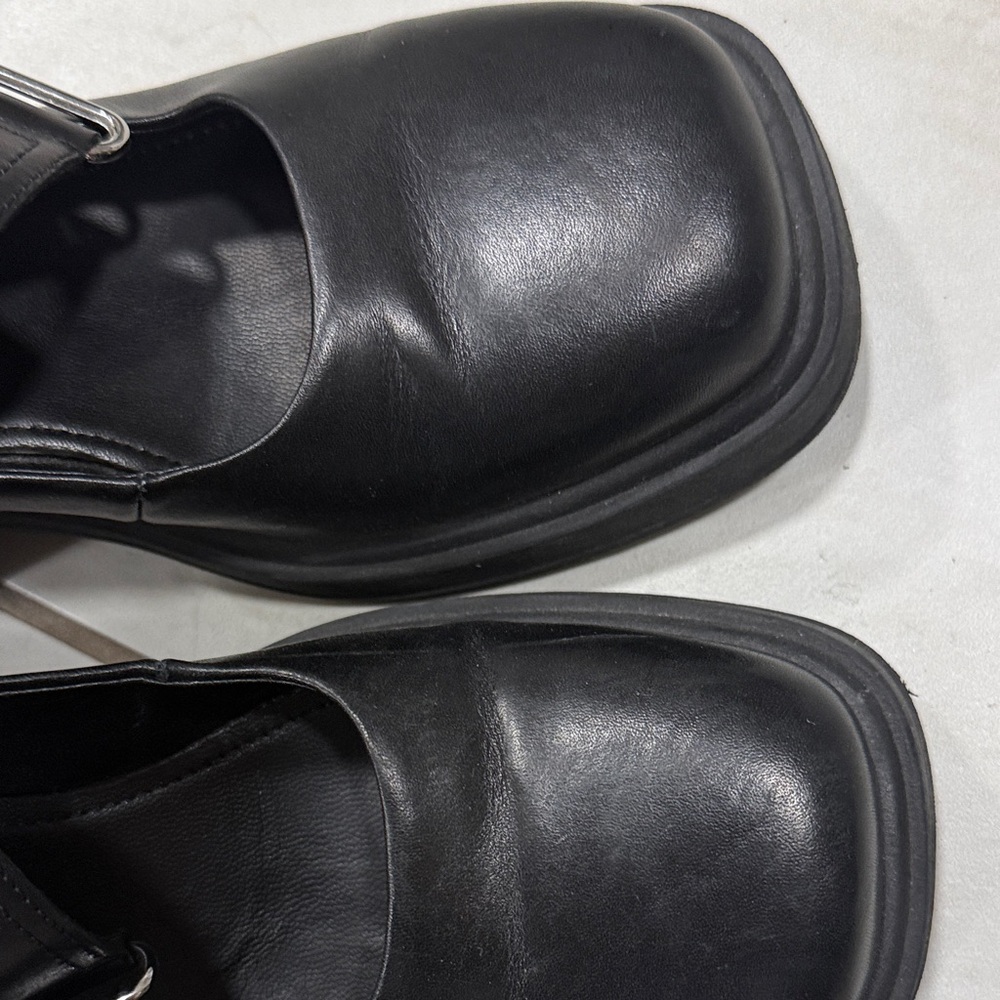 Vagabond Women's Black Leather Mary Jane Heels - Picture 7 of 8
